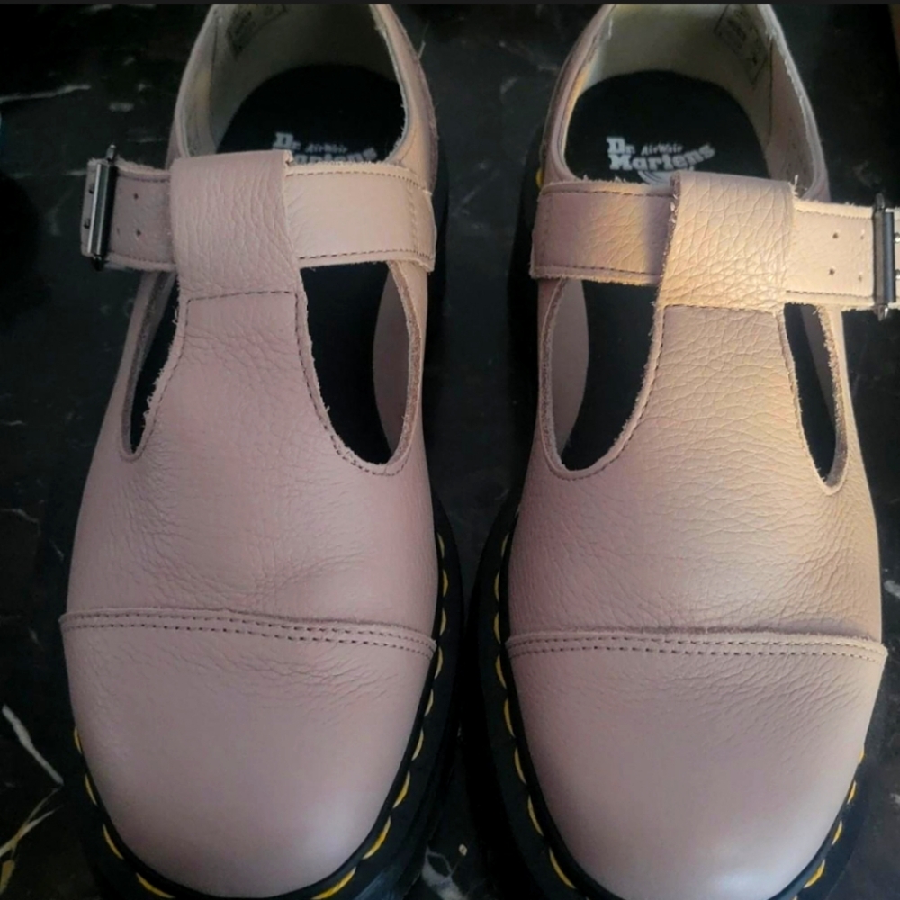 Dr. Martens Women's Bethan Platform Mary Jane Shoes Vintage Taupe